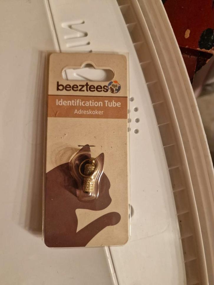 Adreskokertje voor de kat, Dieren en Toebehoren, Kattenhalsbanden en Penningen, Nieuw, Ophalen of Verzenden