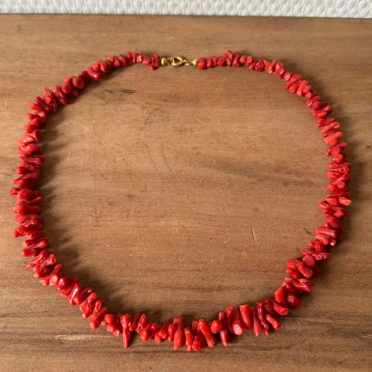Antieke Bloedkoralen Takjes Collier met Gouden Sluiting, Sieraden, Tassen en Uiterlijk, Antieke sieraden, Ketting, Goud, Ophalen of Verzenden