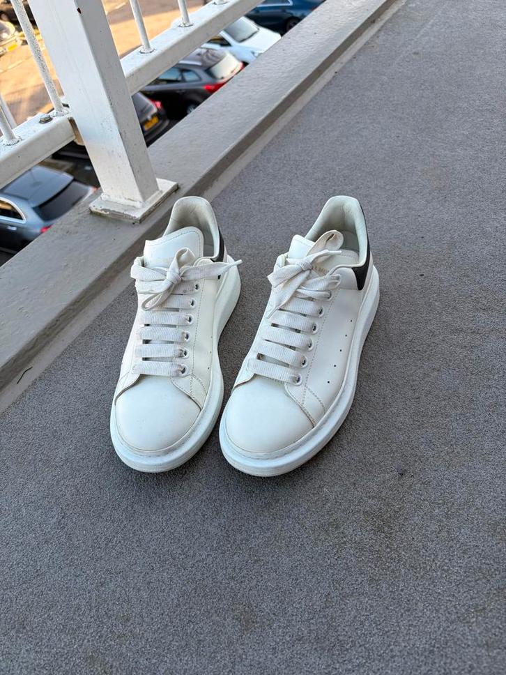 Alexander McQueen Sneakers Maat 41, Kleding | Heren, Schoenen, Zo goed als nieuw, Wit, Ophalen of Verzenden