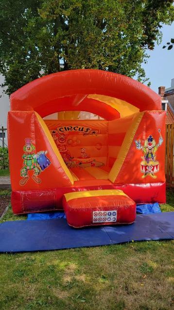 Circus springkussen te huur.  incl. plaatsen etc. beschikbaar voor biedingen