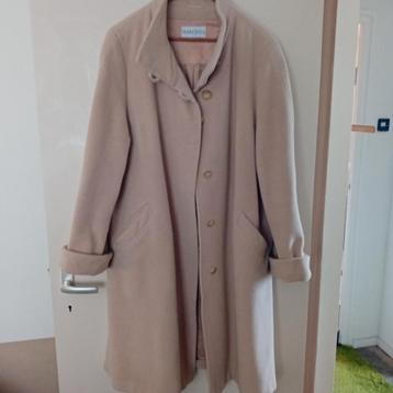 Vintage  wollen dames mantel beschikbaar voor biedingen