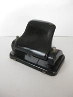 Vintage perforator / zwart emaille / retro gaatjesknipper, Ophalen
