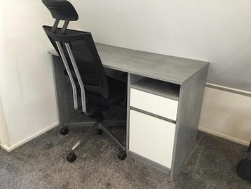 Bureau  beschikbaar voor biedingen