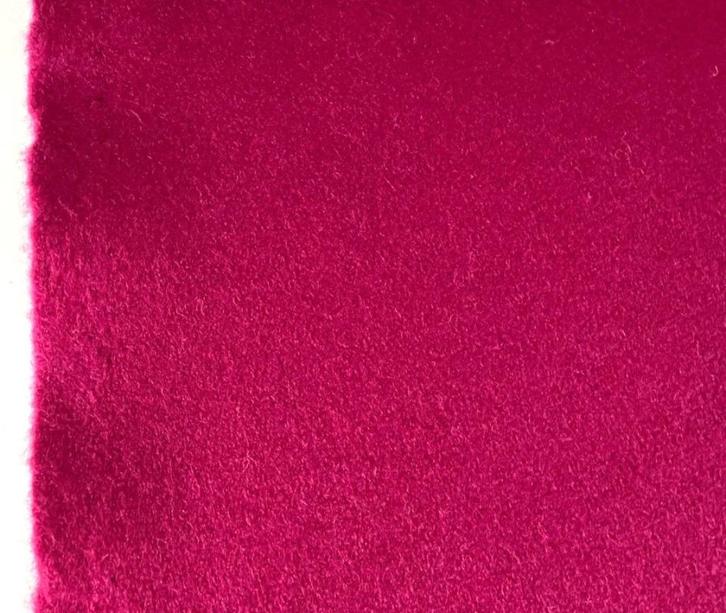 Kvadrat Divina 642; cyclaam/fuchsia; 6,2 meter meubelstof, Hobby en Vrije tijd, Stoffen en Lappen, Nieuw, Wol, 120 cm of meer