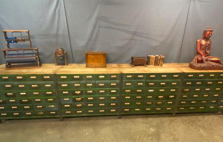 Oude apothekerskast. Héél groot, Antiek en Kunst, Antiek | Meubels | Kasten, Ophalen of Verzenden