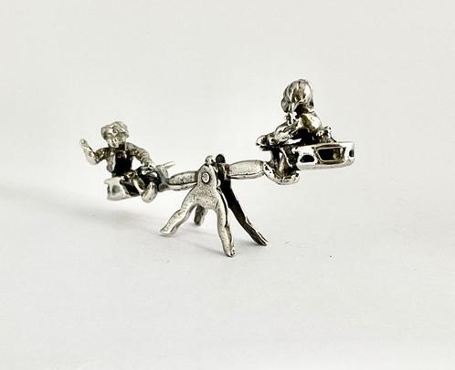 zilveren miniatuur - jongen en op een wipwap ⭐️, Antiek en Kunst, Antiek | Goud en Zilver, Verzenden