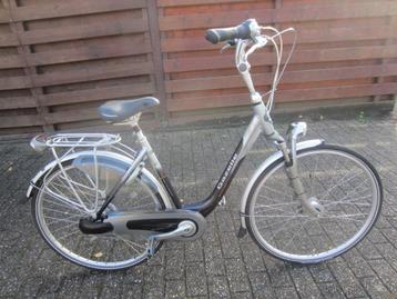 mooie gazelle orange damesfiets beschikbaar voor biedingen