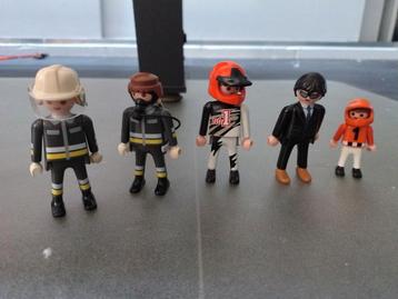 Playmobil vijf poppentjes beschikbaar voor biedingen