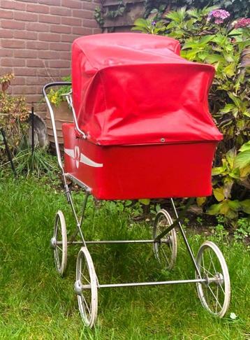 Rode Vintage Poppenwagen - 70's beschikbaar voor biedingen