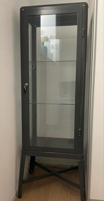 Ikea FABRIKÖR Vitrinekast - Als Nieuw! beschikbaar voor biedingen