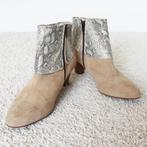 Mooie Suede Altra Cosa Enkellaarsjes (Maat 41) - s15 € 35,-, Altra Cosa, Bruin, Lage of Enkellaarzen, Ophalen of Verzenden