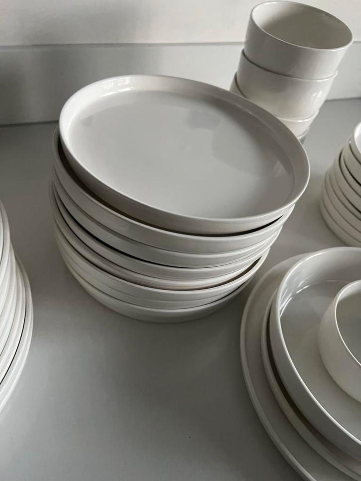 Mooi Servies, Huis en Inrichting, Keuken | Servies, Zo goed als nieuw, Compleet servies, Effen, Keramiek, Ophalen