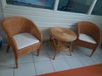 2 rotan stoeltjes met tijdschriftentafeltje., Tuin en Terras, Tuinwanddecoratie, Ophalen of Verzenden, Zo goed als nieuw