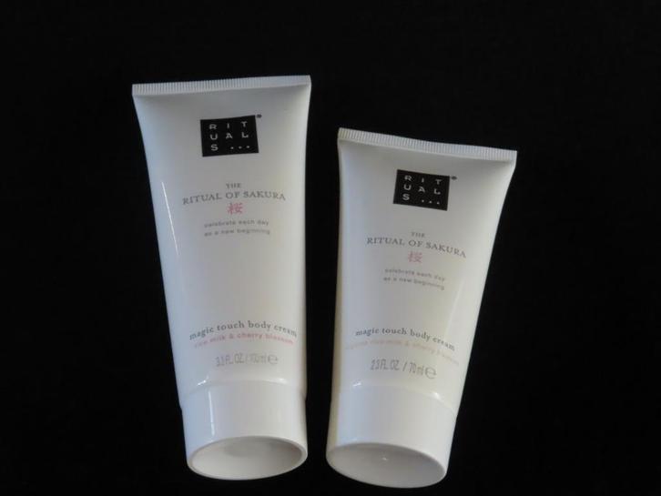 Rituals The Ritual of Sakura 2 x douche body cream 100ml 70m, Sieraden, Tassen en Uiterlijk, Uiterlijk | Lichaamsverzorging, Nieuw