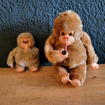 Vintage Monchhichi Aapjes met Pijp - Set van 2 beschikbaar voor biedingen