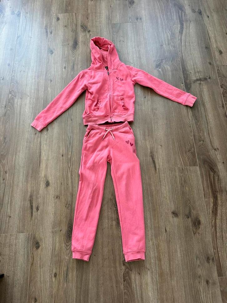 Mooie 2-delig jogging (broek en vest) maat 134-140, Kinderen en Baby's, Kinderkleding | Maat 134, Zo goed als nieuw, Meisje, Sport- of Zwemkleding