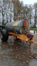 Veenhuis tank 6800 met alliance A330 28L-26 banden, Ophalen