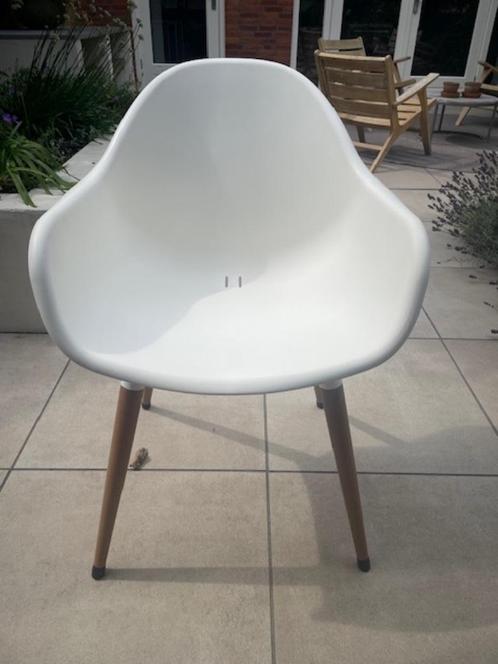 5 mooie tuinstoelen, wit kunststof met hout, samen 100 EUR, Tuin en Terras, Tuinstoelen, Zo goed als nieuw, Kunststof, Ophalen