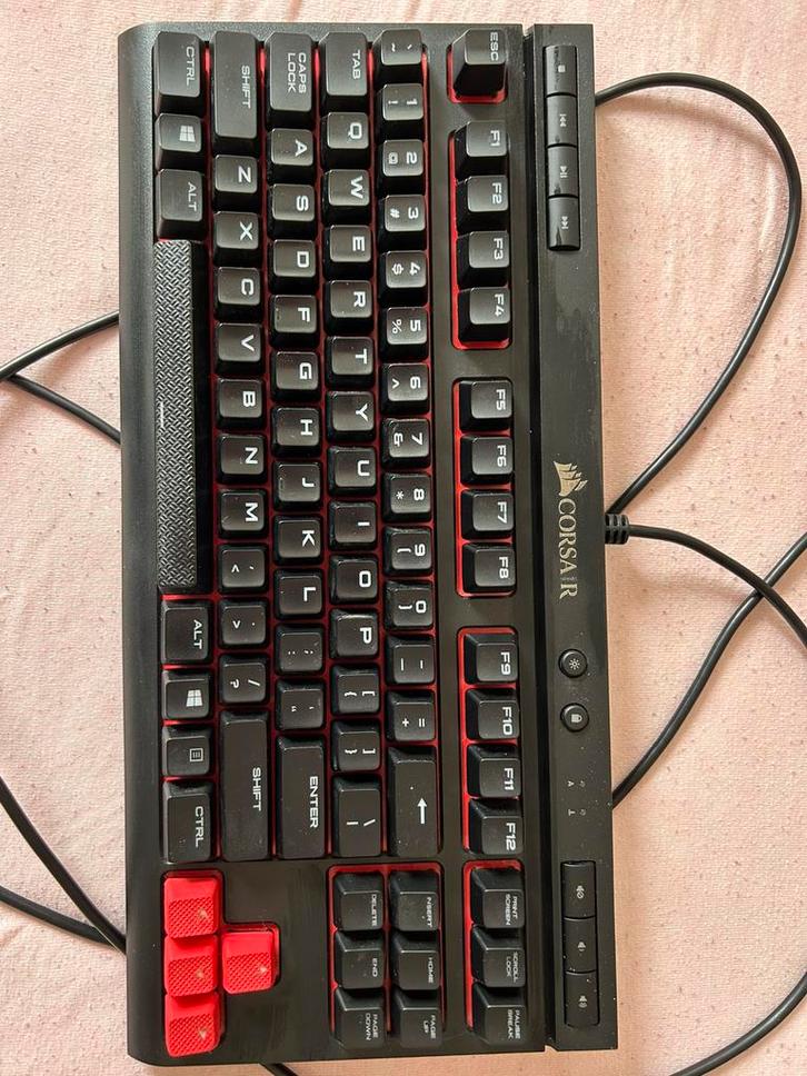 Corsair K63 mechanisch toetsenbord/mechanical keyboard, Computers en Software, Toetsenborden, Zo goed als nieuw, Qwerty, Ophalen of Verzenden