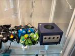 GameCube met 3 controllers en hdmi converter en boekje, Ophalen of Verzenden, Zo goed als nieuw