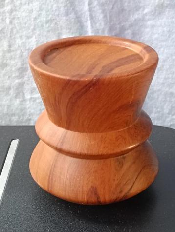 Kandelaar voor kleine (bol) kaars houtlook 12 cm. hoog  beschikbaar voor biedingen