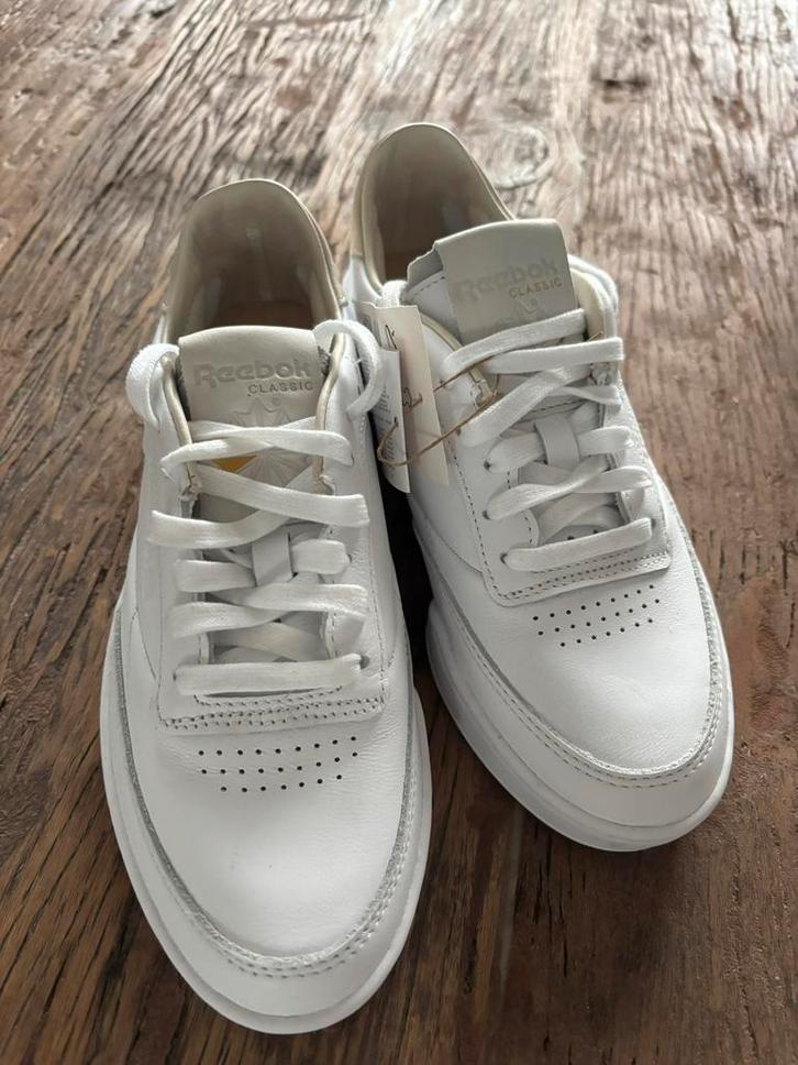 NIEUWE Reebok Sneakers Club C Clean “Tennis” maat 37, Kleding | Dames, Schoenen, Nieuw, Sneakers of Gympen, Wit, Ophalen of Verzenden