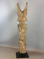 250878 Zeldzame Afrikaans Kwéré begrafenis stele Tanzania., Antiek en Kunst, Ophalen of Verzenden