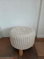Houten poef met gehaakt kussen, Ophalen, Minder dan 50 cm, Rond, Minder dan 50 cm