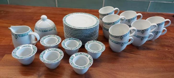 AH servies kop en schotel, suikerpot, melkkannetje, eierdop, Huis en Inrichting, Keuken | Servies, Zo goed als nieuw, Kop(pen) en/of Schotel(s)