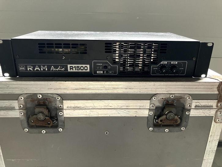 Ram Audio R1500 versterker 2x 750W op 4 ohm, Muziek en Instrumenten, Licht en Laser, Zo goed als nieuw, Licht, Geluidgestuurd