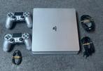 Sony PS4 Slim 500GB Zilver – Limited Edition + 2 Controllers, Spelcomputers en Games, Spelcomputers | Sony PlayStation 4, 500 GB