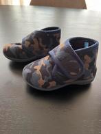 Maat 19/20 Slofjes blauw groen print, Slofjes, Ophalen of Verzenden, Zo goed als nieuw, Jongetje