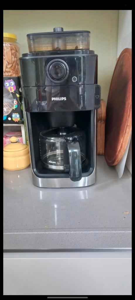 Coffee machine, Witgoed en Apparatuur, Koffiezetapparaten, Zo goed als nieuw, Gemalen koffie, Koffiebonen, Koffiemachine, 4 tot 10 kopjes
