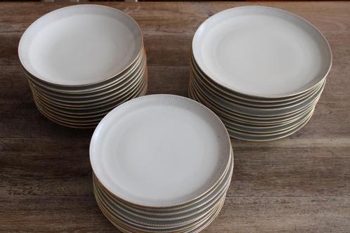 93 delig Eschenbach Bavaria Germany servies wit/goud/grijs, Antiek en Kunst, Antiek | Servies compleet, Ophalen