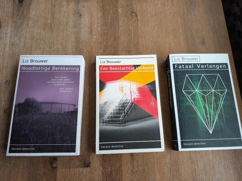 Liz Brouwer/ Suze van Baarle serie DL 1,2 en 3, Boeken, Thrillers, Zo goed als nieuw, Scandinavië, Ophalen of Verzenden