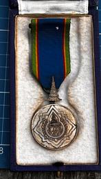 Thailand massief Zilveren verdienste medaille met casette, Ophalen of Verzenden, Landmacht, Nederland, Embleem of Badge