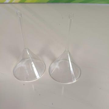 Glazen trechter 100mm set van 2 beschikbaar voor biedingen