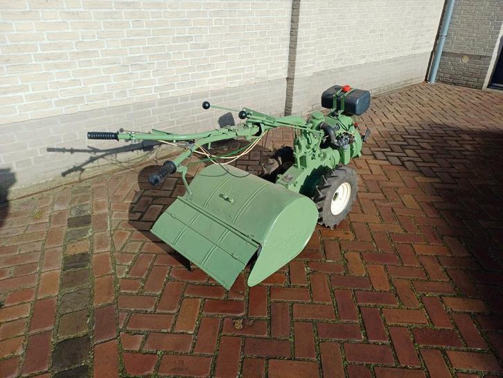 GOEDE-EN NETTE TUINFREES  HOLDER, Tuin en Terras, Hand-tuingereedschap, Gebruikt, Ophalen