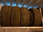 Volvo Spijkerbanden 205/55R16, Auto-onderdelen, Banden en Velgen, Gebruikt, 16 inch, Banden en Velgen, Personenwagen