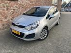 Kia Rio 1.2 CVVT Plus Pack, Auto's, Kia, Zwart, 4 cilinders, Origineel Nederlands, Bedrijf