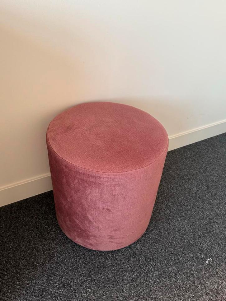 Roze Poef - Stijlvol en Comfortabel, Huis en Inrichting, Banken | Voetenbanken en Poefen, Gebruikt, Minder dan 50 cm, Rond, Stof