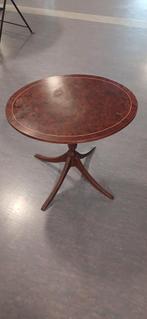 Engels mahoniehouten bijzettafeltje € 35,00, Minder dan 55 cm, Gebruikt, Hout, Ophalen