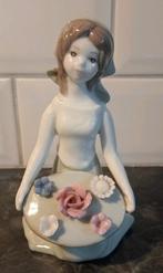 15 cm hoge vintage MCM Japanse porseleinen beeldje, Verzamelen, Beelden en Beeldjes, Ophalen, Zo goed als nieuw