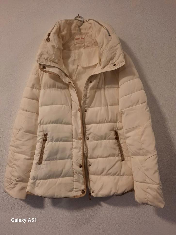 Crème winterjas Dames, Kleding | Dames, Jassen | Winter, Zo goed als nieuw, Maat 38/40 (M), Beige, Ophalen of Verzenden