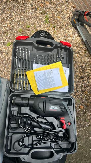 Skil klopboor machine met toebehoren beschikbaar voor biedingen