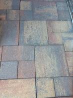 Gratis bestrating zelf uithalen, Tuin en Terras, Tegels en Klinkers, Ophalen, Gebruikt, Beton, Terrastegels