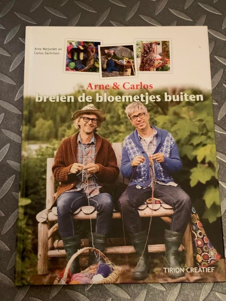 Breiboek/breiboeket van Arne & Carlos, Ophalen of Verzenden, Zo goed als nieuw, Haken, Patroon of Boek