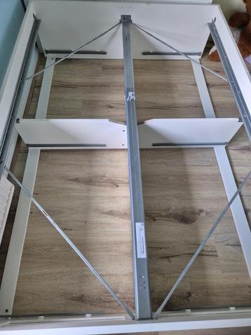 Bed 140x200 met lattenbodem IKEA (zonder matras) beschikbaar voor biedingen
