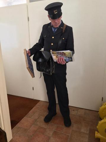 bestellers uniform ptt kostuum postbode Siemen jaren 70 / 80 beschikbaar voor biedingen