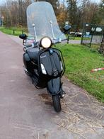 Vespa primavera 2016 blauw kenteken, Fietsen en Brommers, Scooters | Vespa, Ophalen, Gebruikt, Overige modellen, Benzine